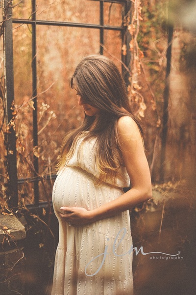 this is a maternity photography images of a pregnant woman on long island new york 